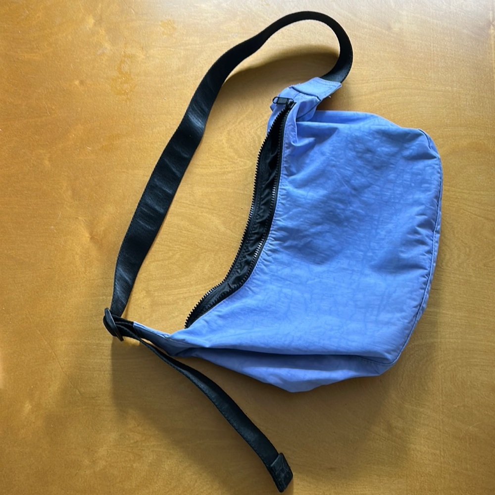 Baggu medium crescent bag bluebell
